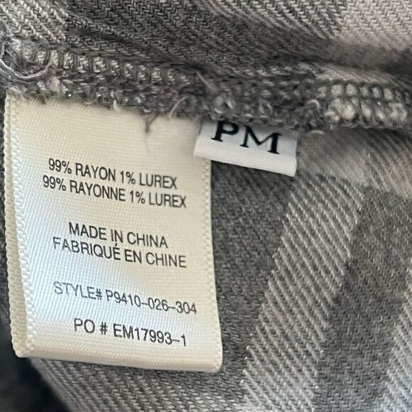 Anthropologie Cloth & Stone Metallic Plaid Ruffle Neck
Flannel Top Womens Medium - Picture 4 of 5